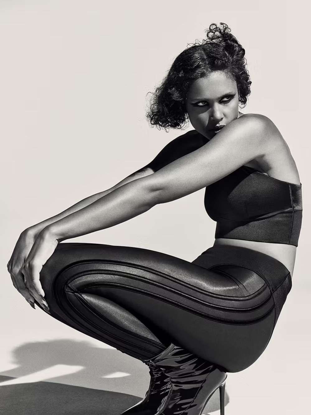 IVY PARK Noir High-Waist Sculpting Leggings with Side Panel Detail